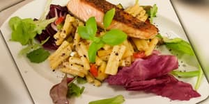 thumbnail: Family dining