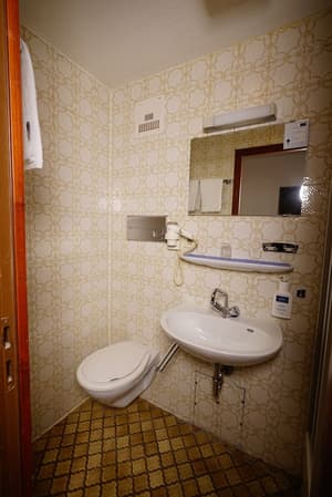 thumbnail: Bathroom