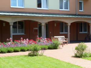 thumbnail: Garden view