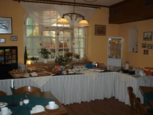 thumbnail: Restaurant
