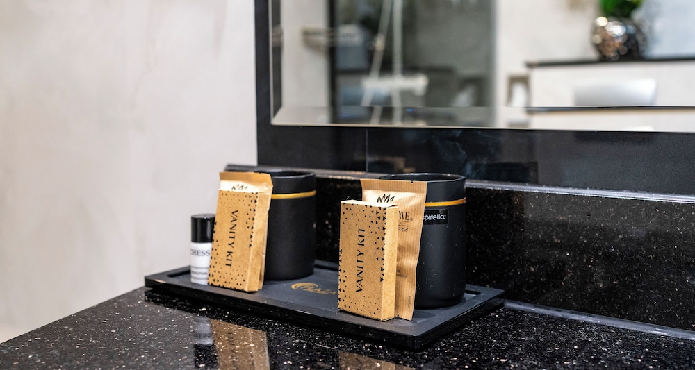 Bathroom amenities