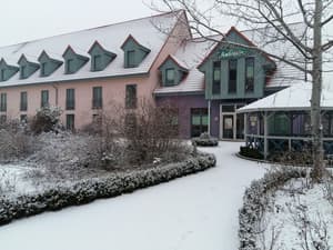 thumbnail: Front of property