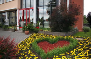 thumbnail: Courtyard