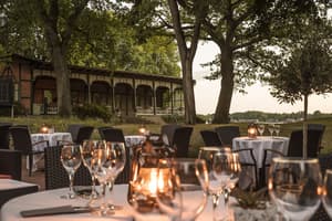 thumbnail: Outdoor dining