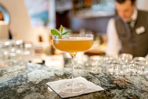 thumbnail: Bar (on property)