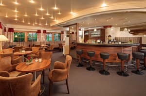 thumbnail: Bar (on property)
