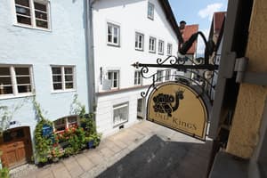 thumbnail: Exterior detail
