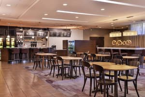 thumbnail: Restaurant