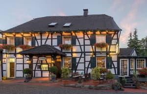 thumbnail: Restaurant