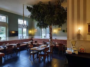 thumbnail: Restaurant