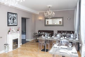 thumbnail: Restaurant