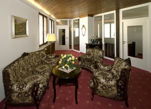 thumbnail: Interior detail