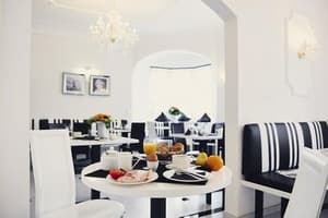 thumbnail: Breakfast area