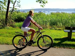 thumbnail: Bicycling