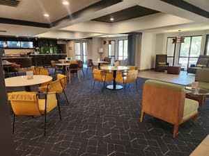thumbnail: Lobby lounge